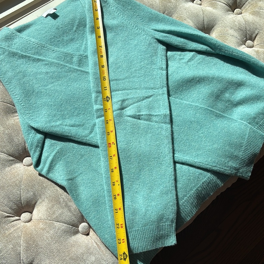 Apt. 9 Women's V-Neck Cashmere Sweater in Soft Aqua Blue - Picture 4 of 7